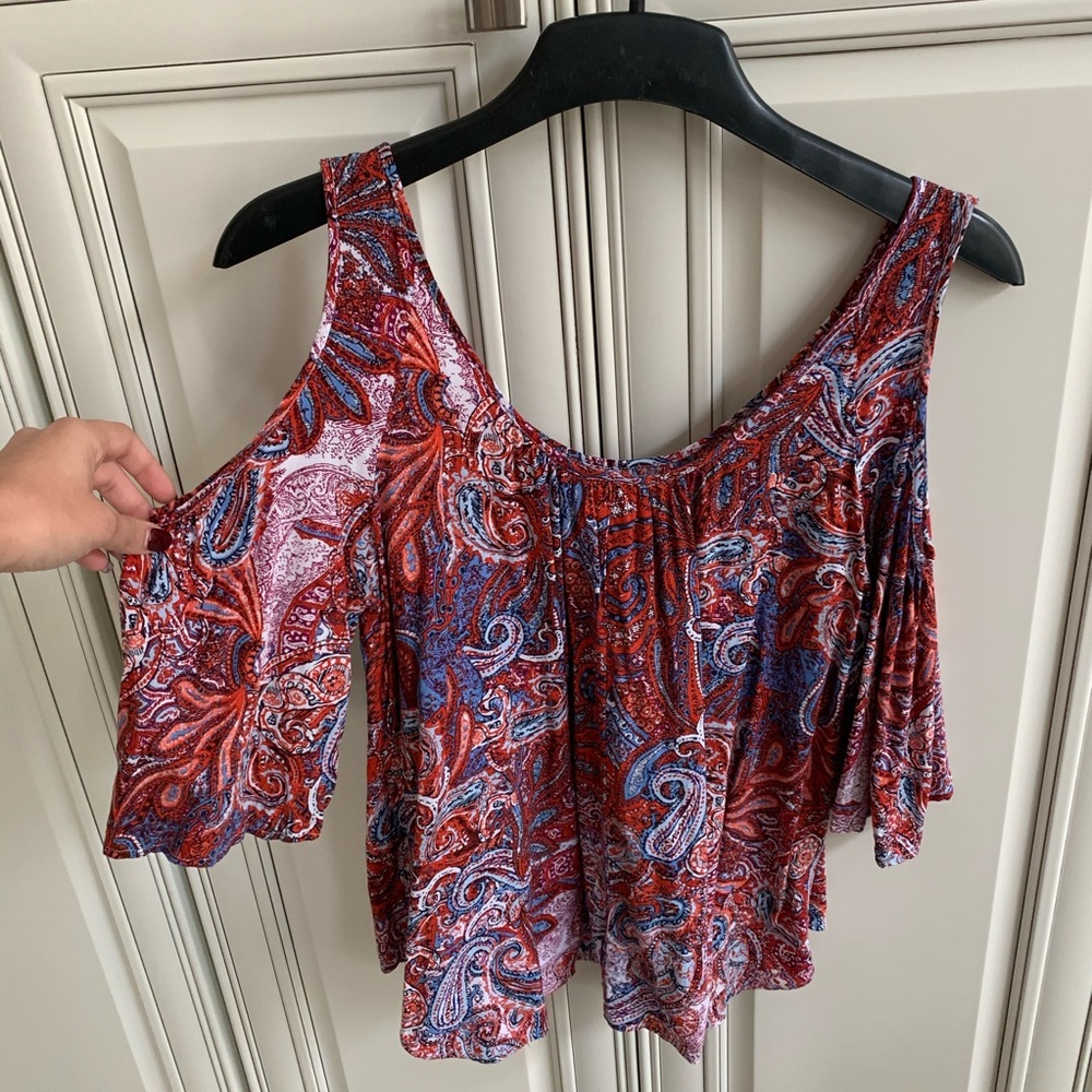 Cold Shoulder top - Picture 2 of 2